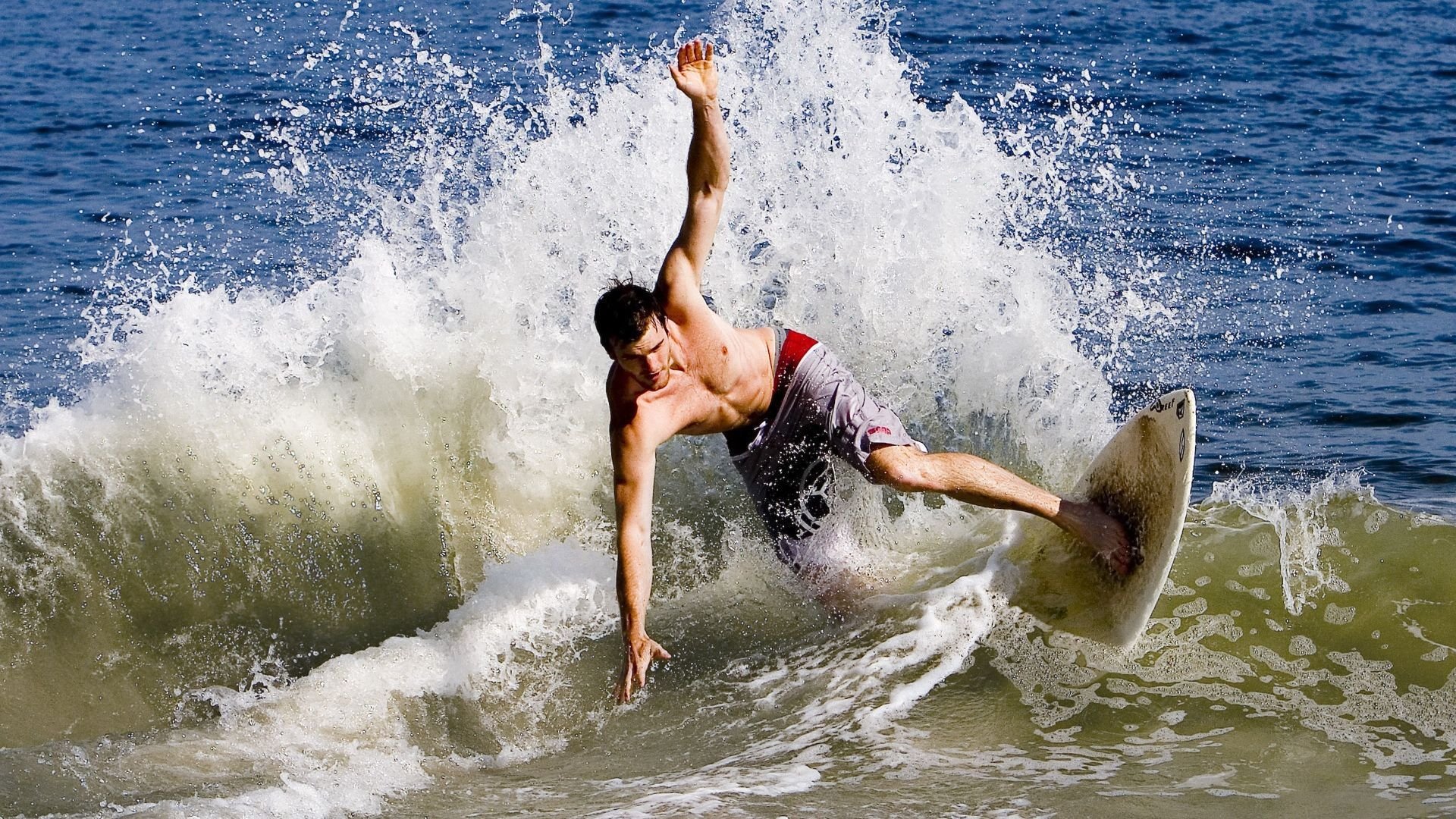 同曦队球队防守强度持续提升，同曦队球员